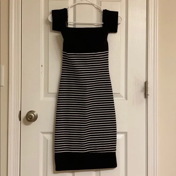 Lulu’s Black White Striped Sexy Bodycon Dress Back Zipper Rayon-blend Size Small - Picture 1 of 9